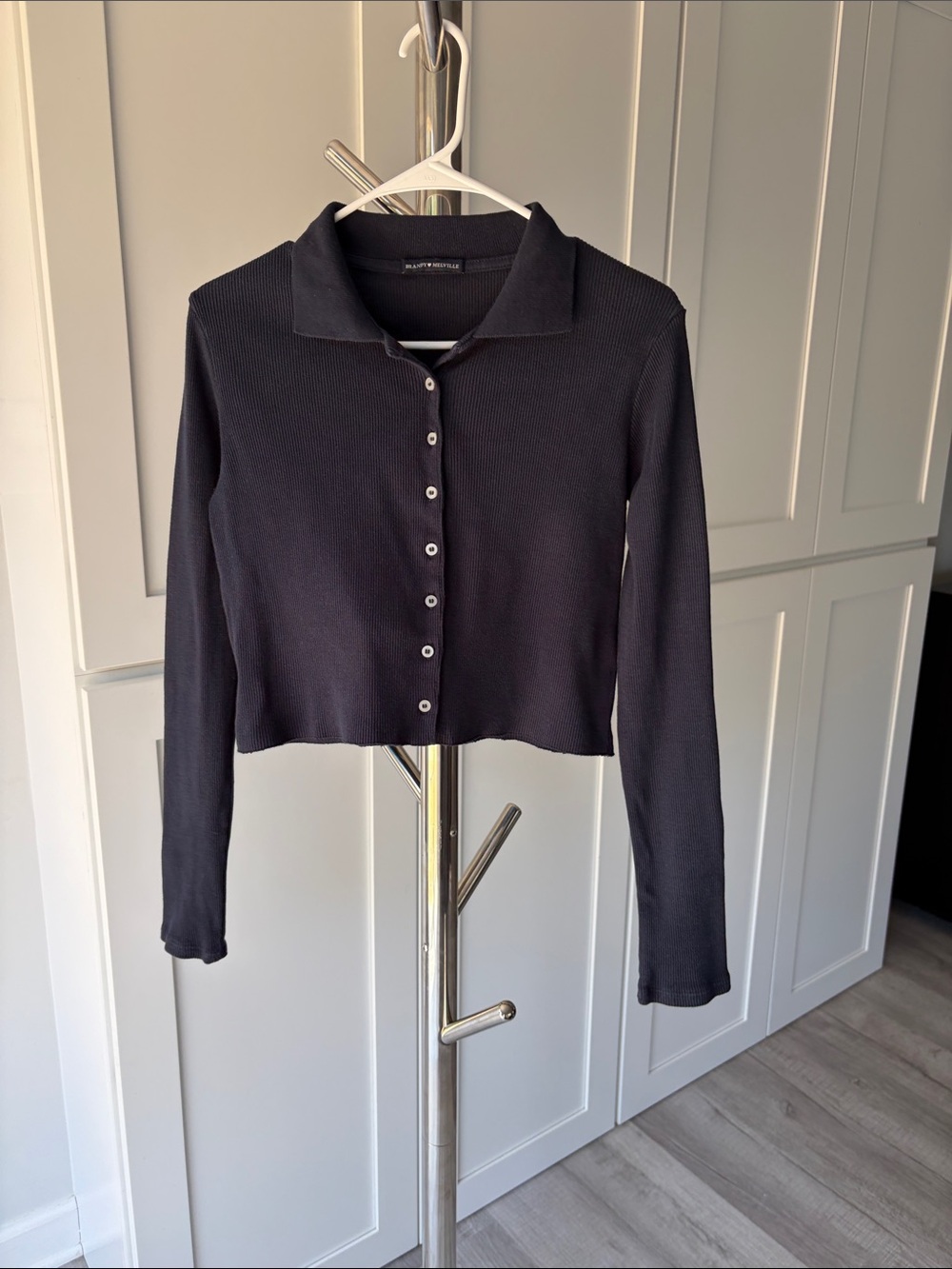 Brandy Melville Navy Cropped Ribbed Button-Down Top, PTP is 18 inches.